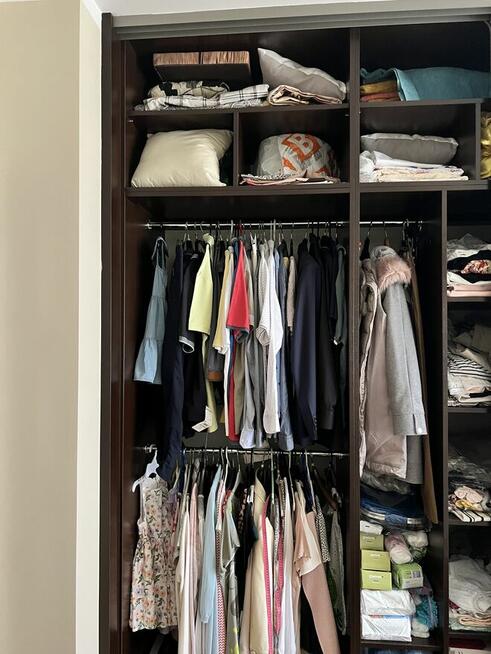 Duża i pojemna szafa z 4 drzwiami przesuwanymi szerokość 3,