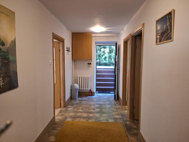 Kameralny apartament w przyziemiu domu, Wesoła