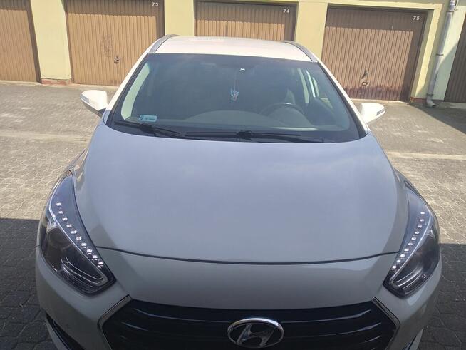 Ładny Hyundai i40 biała perła