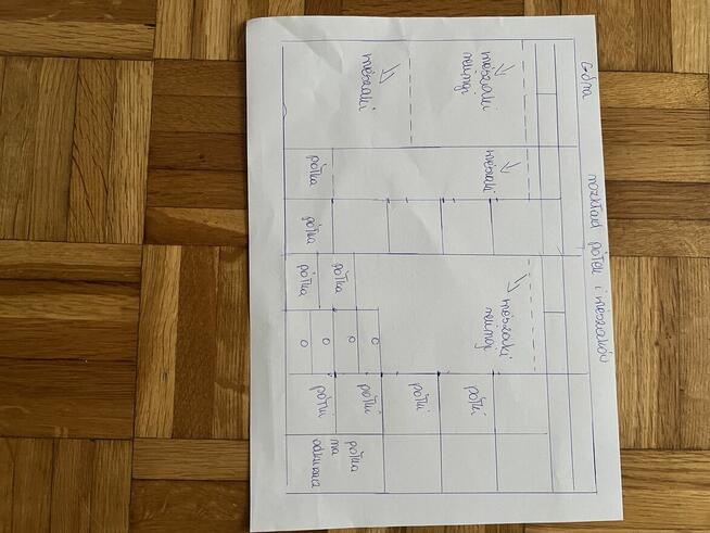 Duża i pojemna szafa z 4 drzwiami przesuwanymi szerokość 3,