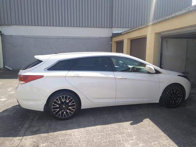 Ładny Hyundai i40 biała perła