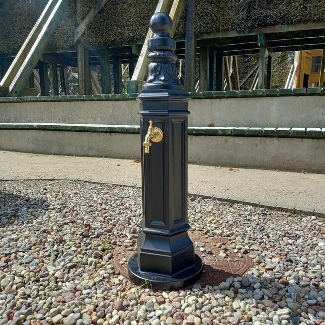 Zdrój wolnostojący do wody żeliwny punkt czerpania wody