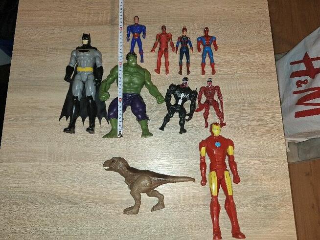Zestaw figurek superbohaterów