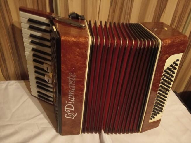 Akordeon LaDiamante 80 basów z futerałem