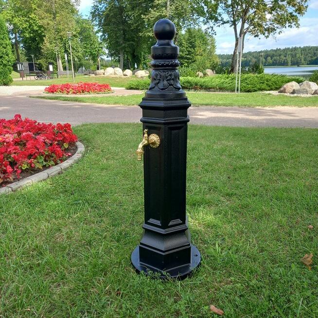 Zdrój wolnostojący do wody żeliwny punkt czerpania wody