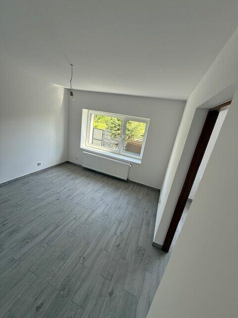 Budynek mieszkalny energooszczędny odnowiony z piękną działk