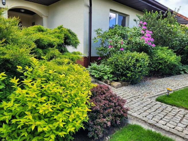 Atrakcyjny dom wolnostojący, garaż 2 stanowiskowy, wiata,