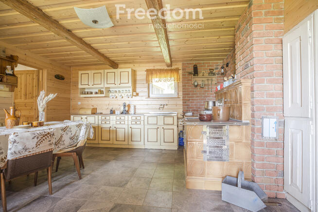 Przytulny domek w otoczeniu zieleni