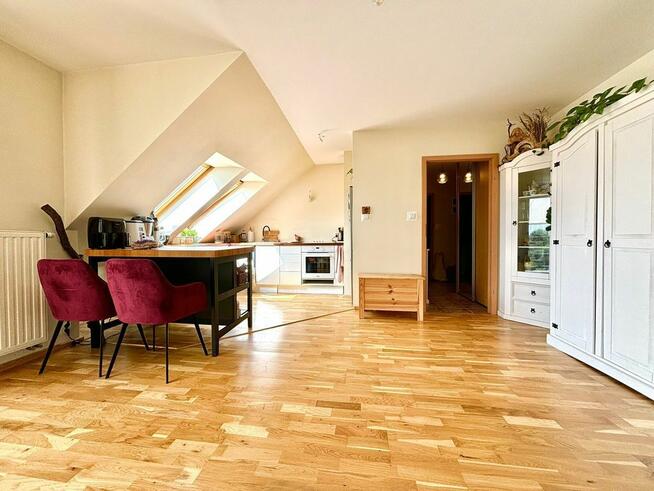 MIESZKANIE Z PODDASZEM DO ADAPTACJI, BEZRZECZE