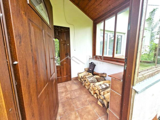 Dom wolnostojący z zabudowaniami gospodarczymi