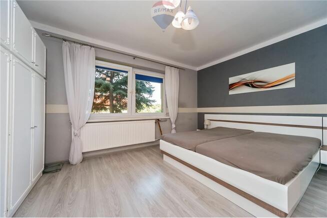 Dom z dwoma niezależnymi mieszkaniami