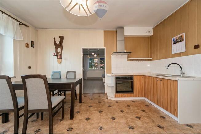 Dom z dwoma niezależnymi mieszkaniami