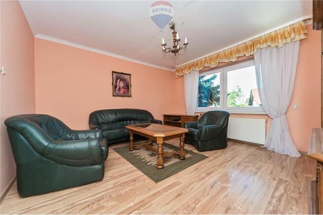 Dom z dwoma niezależnymi mieszkaniami