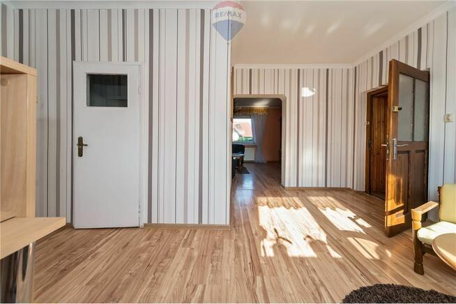 Dom z dwoma niezależnymi mieszkaniami