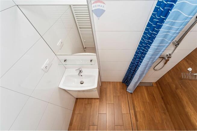 Dom z dwoma niezależnymi mieszkaniami