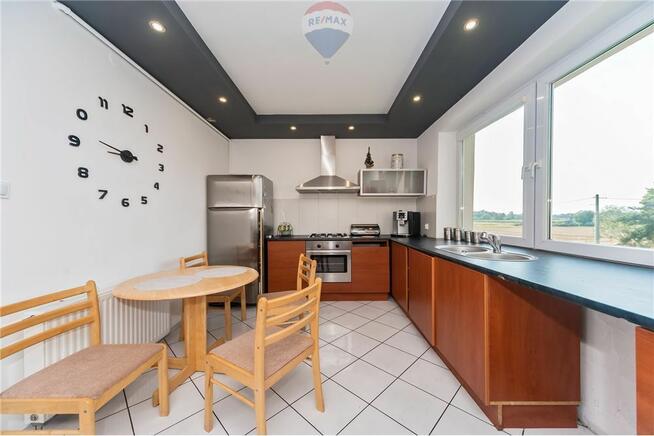 Dom z dwoma niezależnymi mieszkaniami