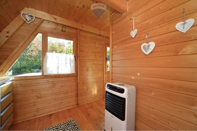 BLACK WEEKS Domek rekreacyjny z budowlanym ogrodem