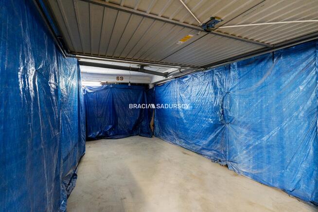 Garaż Kraków Dębniki, Ruczaj, Chmieleniec