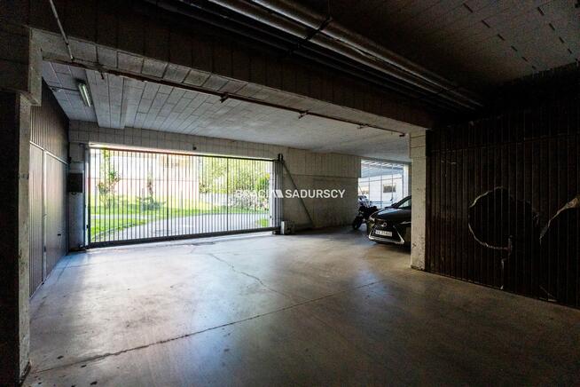 Garaż Kraków Dębniki, Ruczaj, Chmieleniec