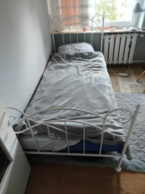 Łóżko retro BIALE