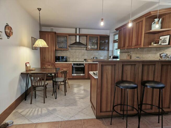 Atrakcyjny dom wolnostojący, garaż 2 stanowiskowy, wiata,