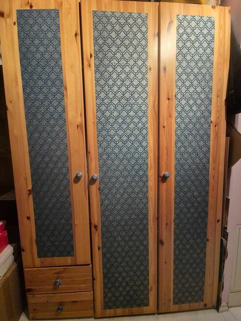 Szafa 3drzwiowa z 2 szufladami sosna lakierowana