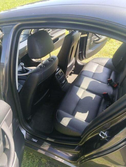 BMW E90 320i