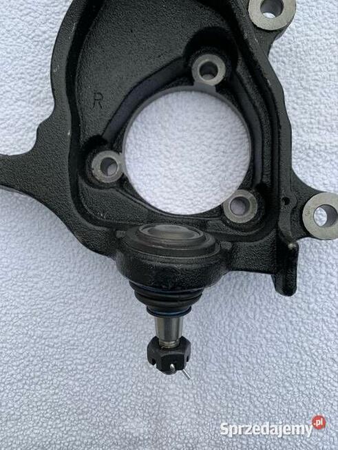 Sworzeń wahacza, zwrotnica prawa Jeep Cherokee kj