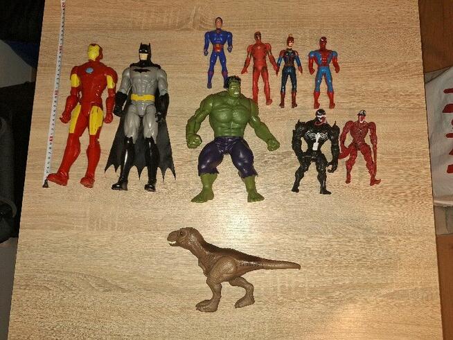 Zestaw figurek superbohaterów
