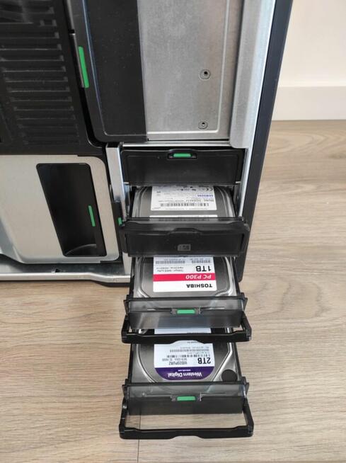 Stacja robocza HP Z800 Workstation z monitorem V7