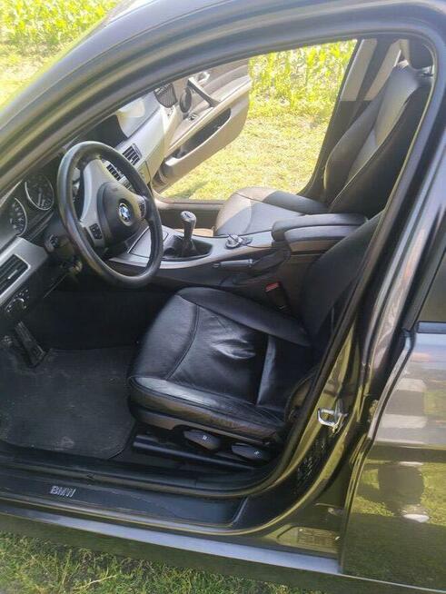 BMW E90 320i