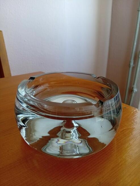 Pzredmioty szklane i porcelanowe i kilka sztućców Norblin