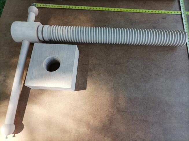 Śruby Nakrętki pokrętła drewniane ,prasy ,szywnice ,zabawki