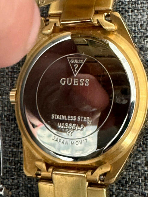 Zegarki damski Guess - stan bardzo dobry, kolor złoty