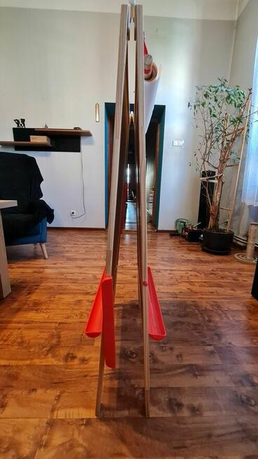 Tablica do rysowania kredą i pisakami, dwu stronna.