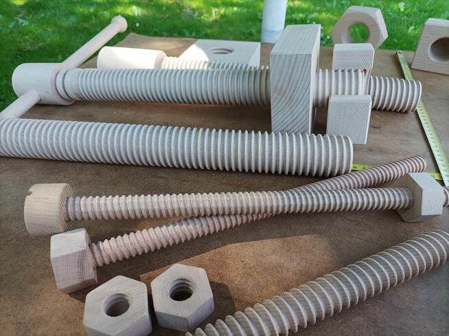 Śruby Nakrętki pokrętła drewniane ,prasy ,szywnice ,zabawki