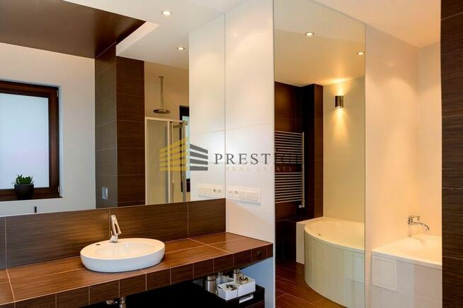 Nowoczesny dom w zabudowie bliźniaczej - Wilanów