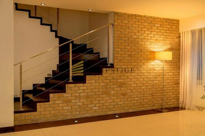 Nowoczesny dom w zabudowie bliźniaczej - Wilanów