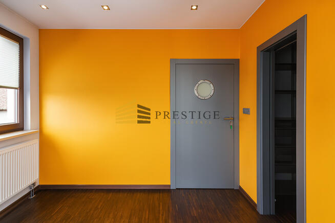 Nowoczesny dom w zabudowie bliźniaczej - Wilanów