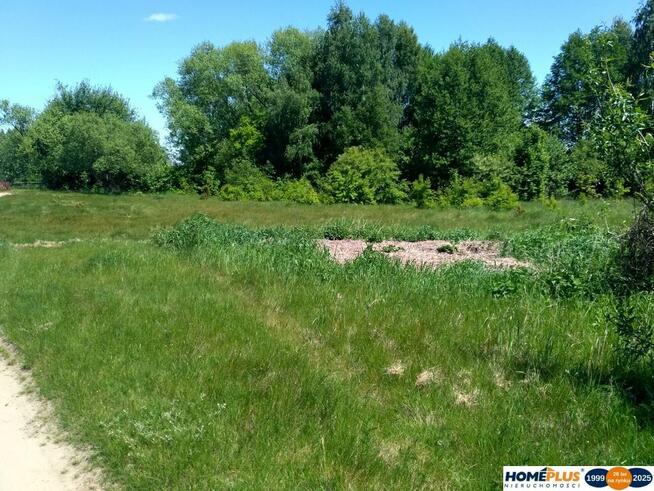 Działka o pow. 25 000 m² pod zabudowę i rekreację.