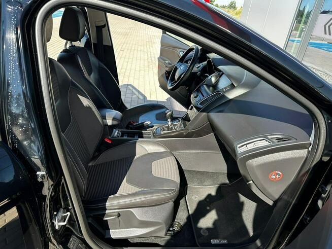 Ford Focus LED Półskóra Grzane fotele+Kierownica Asystent Czujniki Navi GWARANCJA