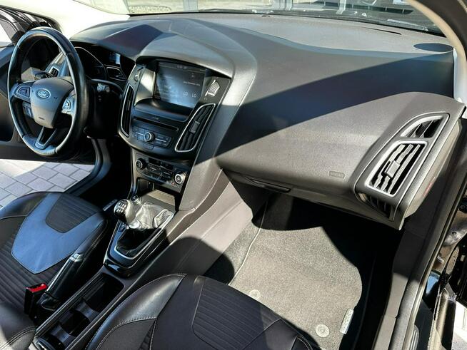 Ford Focus LED Półskóra Grzane fotele+Kierownica Asystent Czujniki Navi GWARANCJA