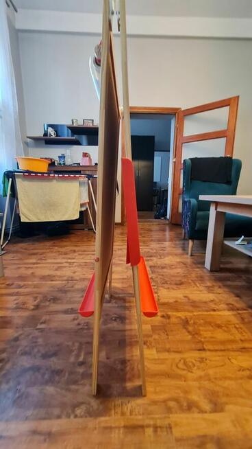 Tablica do rysowania kredą i pisakami, dwu stronna.