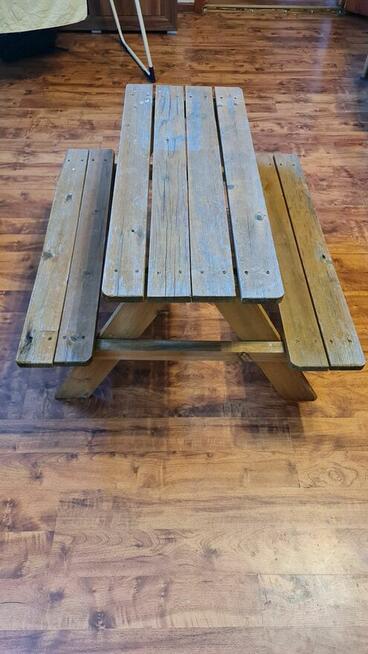 Ława drewniana dla dzieci z siedziskami, firmy Livarno.