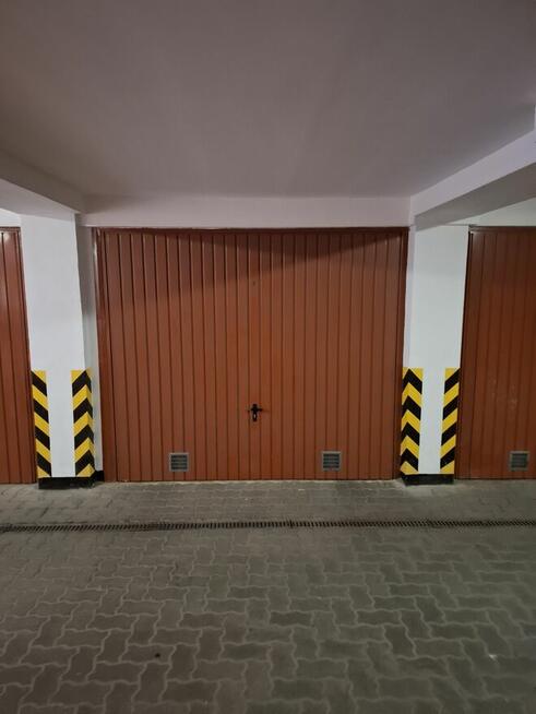Wynajmę garaż zamykany.