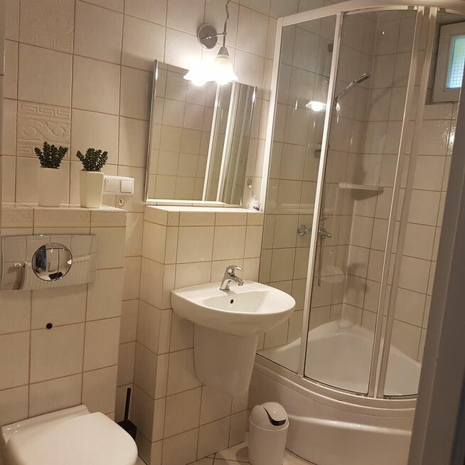 Przestronna kawalerka z kom. lok. i m. parkingowym-Psie Pole