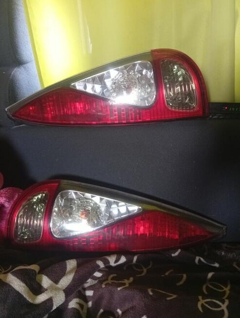 Lampy tylnie do Toyota Yaris