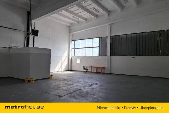 Wynajem hali w Toruniu o powierzchni  1518,4 m2.