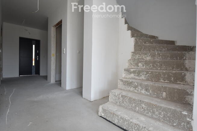 Domy deweloperskie 5 pokoi, garaż, ogród, taras