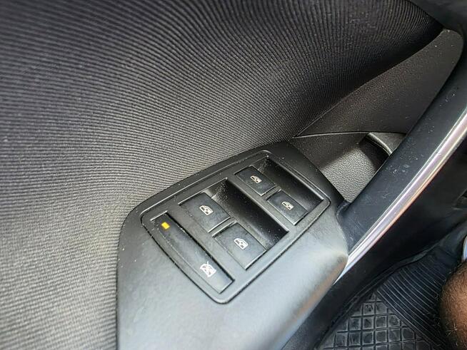 Opel Insignia 1.8 Benzyna 140 KM, Nawigacja, Bluetooth, Klimatyzacja, Isofix, USB